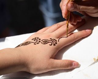 Corak Henna Tangan Simple