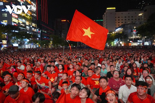 Foto Bendera Vietnam