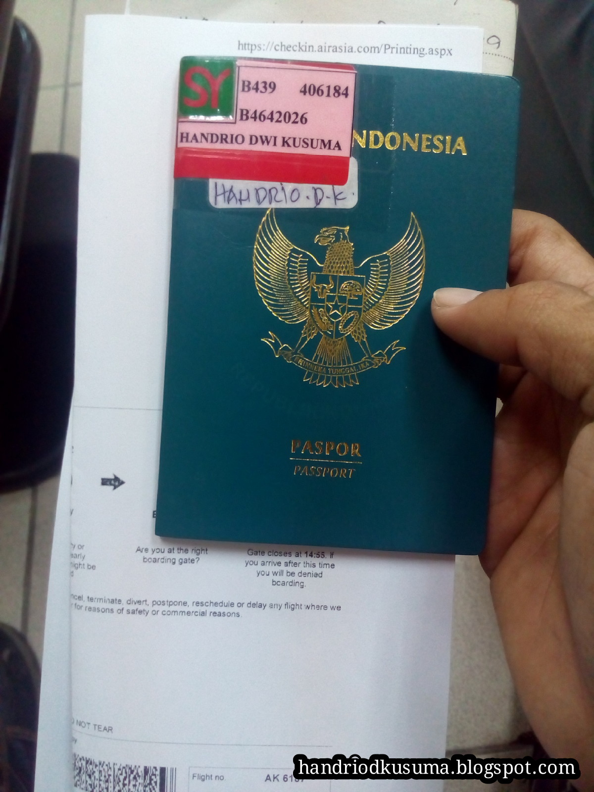 Gambar Paspor Dan Tiket Pesawat