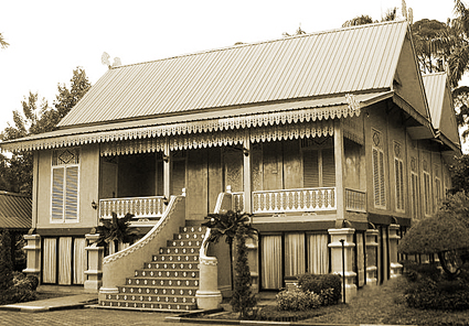 Gambar Rumah Adat Kepulauan Riau
