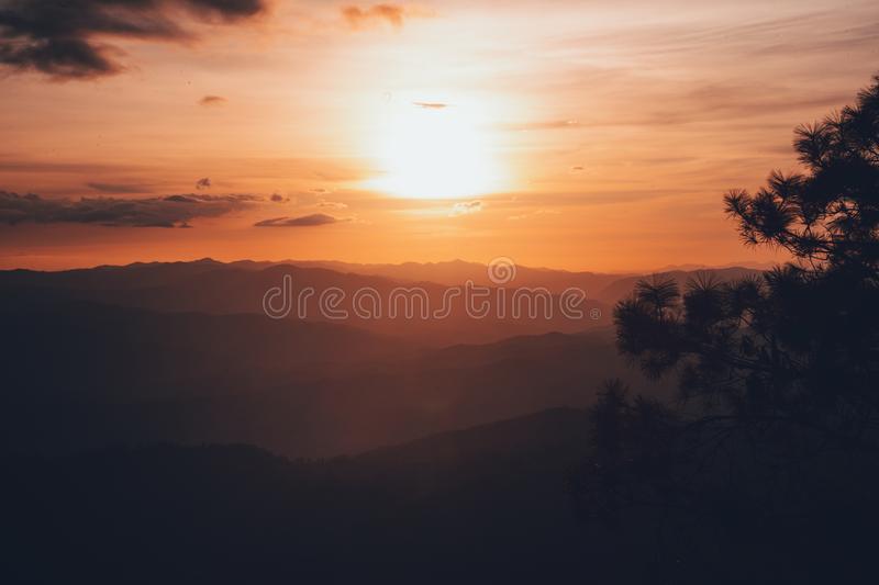 Gambar Sunset Di Gunung Ground