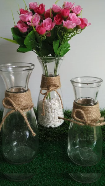 Gambar Vas Bunga Dari Botol Kaca