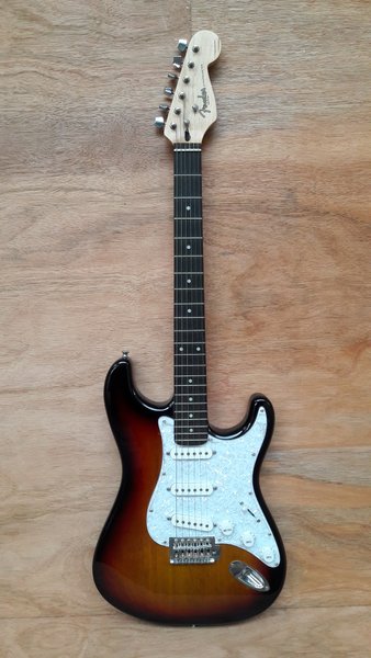 Gitar Listrik Fender