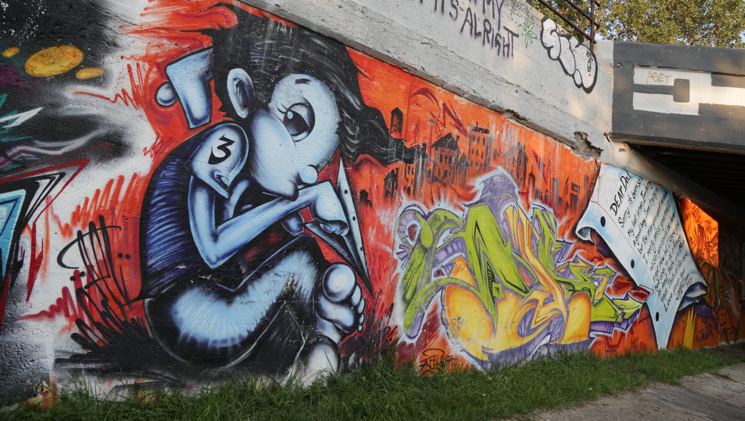 Graffiti Wall Color Run