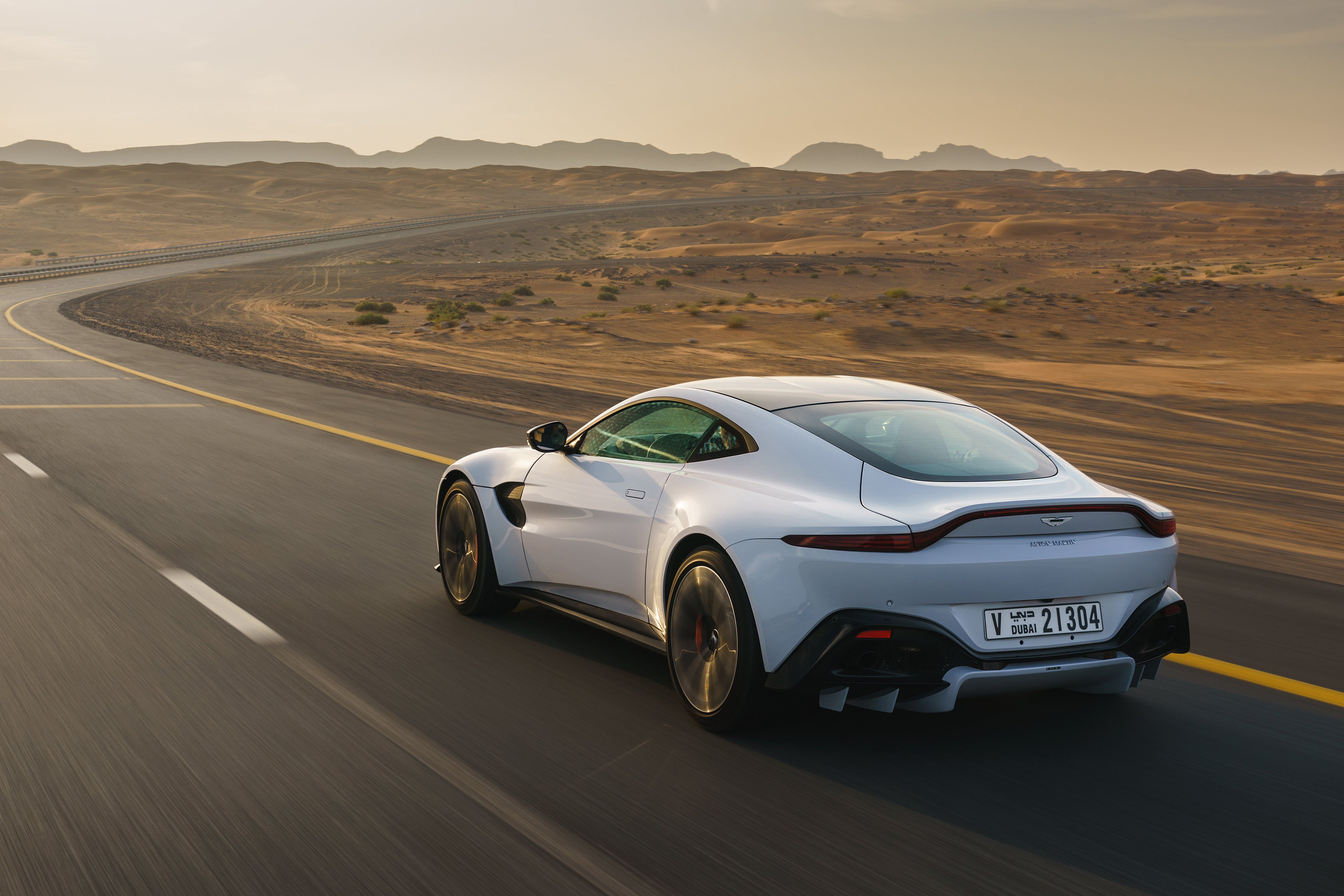 Images Of Aston Martin Cars