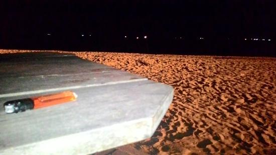 Pantai Di Malam Hari