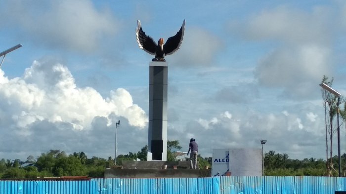 Patung Burung Enggang