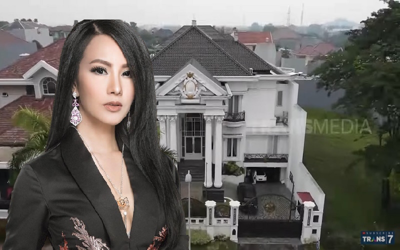 Rumah Crazy Rich Surabaya