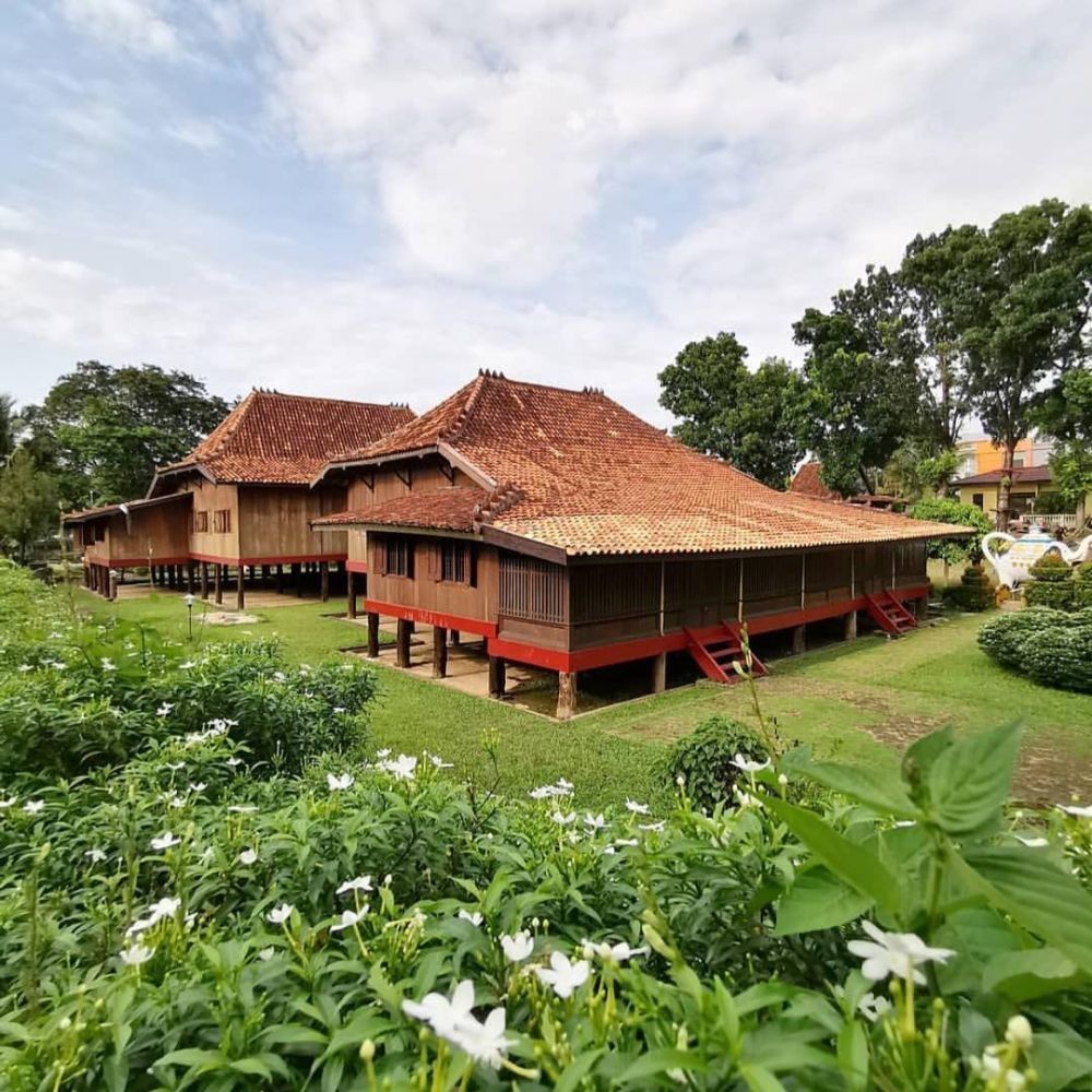 Rumah Hantu Palembang