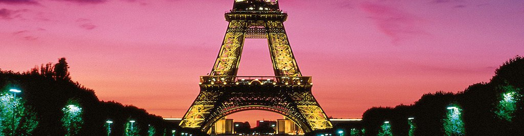 Wallpaper Menara Eiffel Pink